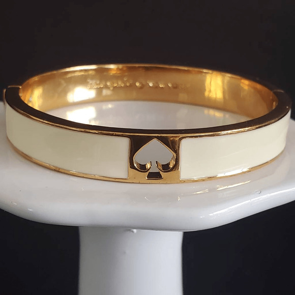 Kate Spade Hinged‎ Bangle Hole Punch Cream Enamel and Gold Plate Casual Everyday - Picture 1 of 11